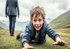 Él abandonó a su hijo discapacitado en las montañas – 25 años después, algo increíble sucedió…