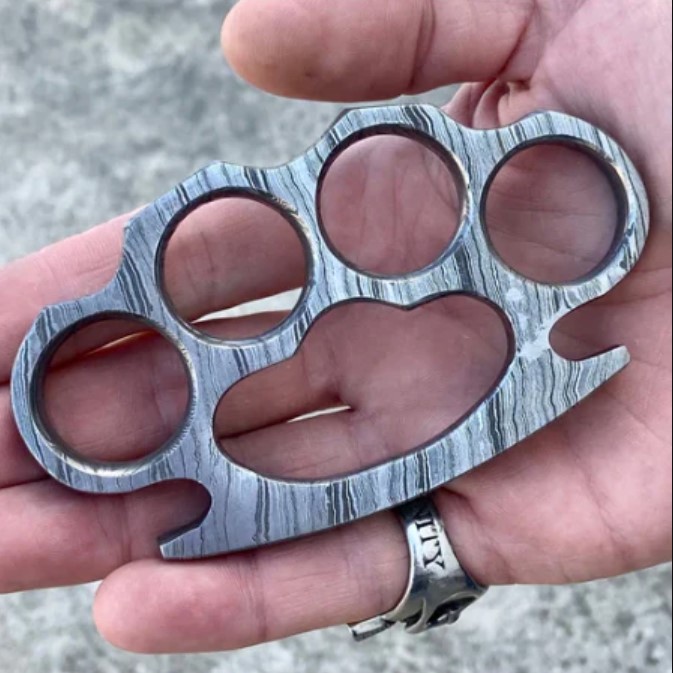 are-brass-knuckles-legal-in-france-2
